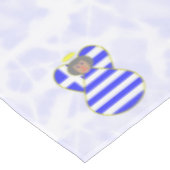 Grieks engel grijs haar geperst in vlaggetableclot tafelkleed (Gekanteld)