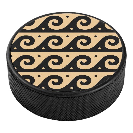 Griekse fret, mediterraan golfpatroon, bruin hockey puck (3/4)