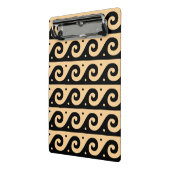 Griekse fret, mediterraan golfpatroon, bruin mini klembord (Angled2)