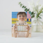 Griekse jongen die een rek van de testbuizen vasth briefkaart (Staand voorkant)