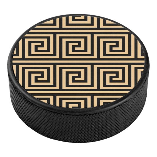 Griekse Meander Key Squares Patroon Bruin Hockey Puck (3/4)
