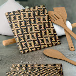 Griekse Meander Key Squares Patroon Bruin Tegeltje<br><div class="desc">Elegant,  stijlvol en verfijnd Grieks patroon in bruine en zwarte kleur. Modern en trendy cadeau,  perfect voor de mediterrane liefhebber in je leven.</div>
