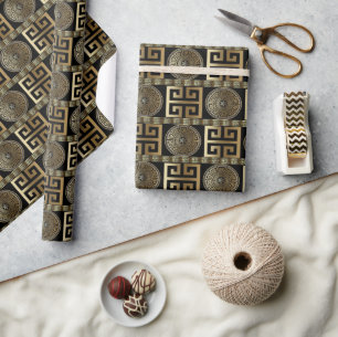 Griekse Sleutel Goud op Zwarte Geometrische Cadeaupapier