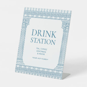 Griekse toga-feest drankstation met blauwe tempel reclamebord met voetstuk