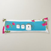 Griekse windmolens op het Griekse eiland Bougainvi Lichaamskussen (Achterkant)