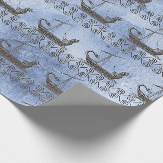 Griekse zeilschepen en scrollen op blauw cadeaupapier (Hoek)