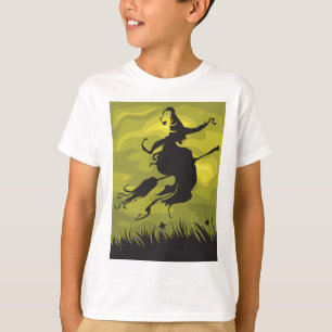 Griezeld Halloween-heks vliegend op bezemsteel T-shirt