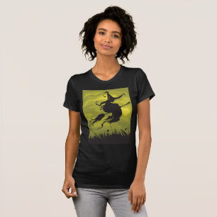 Griezelen Halloween Heks Vliegend op Bezemsteel T-shirt