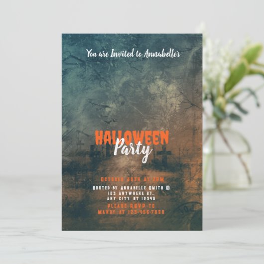 Griezelig en eng kerkhof Halloween Party Kaart (Staand voorkant)