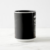 Griezelig Etherisch Meisje Holding Teddy Bear Mok (Midden)