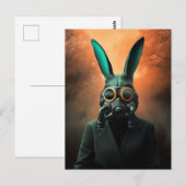 Griezelig gasmasker konijn in menselijke kleding briefkaart (Voorkant / Achterkant)