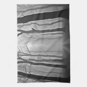 Griezelig Nevelig Bospad Kunst Theedoek (Verticaal)