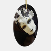Griezelig poppengezicht keramisch ornament (Rechts)