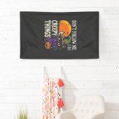 Griezelige Dingen Halloween Kat Heks Ontwerp_1 Spandoek (Insitu)