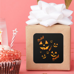 Griezelige Gloed: Jack-O'-Lantern & Snoep of een L Vierkante Sticker