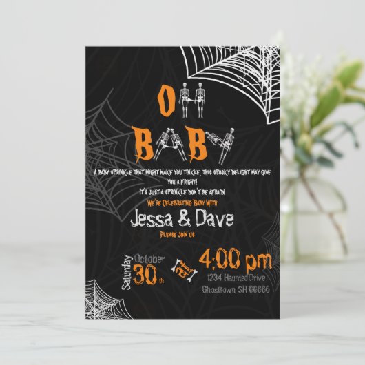 Griezelige Halloween Baby Borrel Kaart (Staand voorkant)