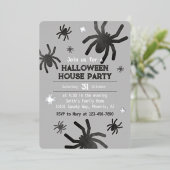 Griezelige Spin Happy Halloween Feest Uitnodiging (Staand Voorkant)