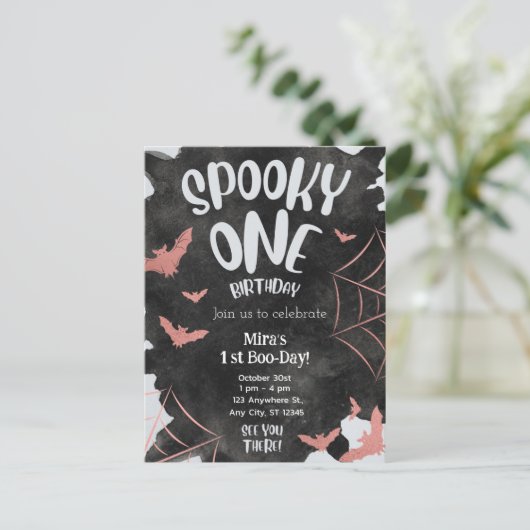 Griezelige Uitnodiging Roze Vleermuizen Halloween  (Staand voorkant)