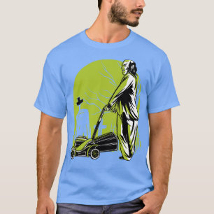 Griezelige zombie maaien van het gazon op het kerk t-shirt
