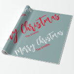 GRIJDE RODE EN WITTE GEPERSONALISEERDE MERRY CHRIS CADEAUPAPIER<br><div class="desc">MINIMALIST MERRY CHRISTMAS GIFT WRAPPED PERSONALIZED TEXT EN OF NAAM "The Smiths" ELEGANT BLUE GRAY COLOR</div>
