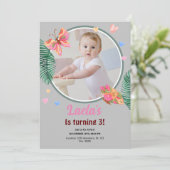 Grijs 1e Verjaardag Vlinder Uitnodiging met Foto (Staand voorkant)