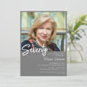 Grijs 70e verjaardag foto uitnodiging (Staand voorkant)