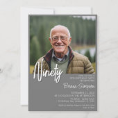 Grijs 90ste verjaardag foto uitnodiging (Voorkant)