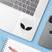 Grijs Alien Love Heart Sticker (Laptop met iPhone)