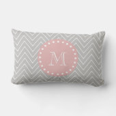 Grijs & Baby Roze Modern Chevron Custom Monogram Kussen (Achterkant)