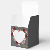 Grijs ballottines versierd met een roze hart bedankdoosjes (Geopend)
