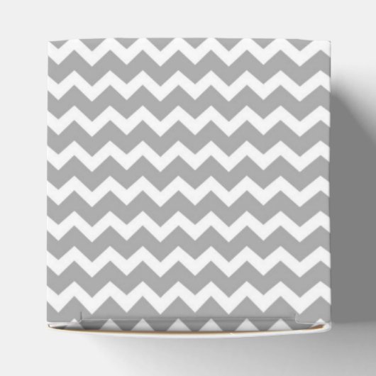 Grijs Blauw Chevron Bruiloft Monogram Favor Box Bedankdoosjes (Bovenkant)