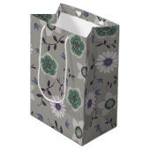 Grijs Blauw & Groen Modern Wildflower Botanisch Medium Cadeauzakje (Voorkant Gekanteld)