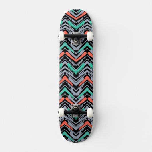 Grijs, Blauwgroen en koraal met Chevron Pattern Persoonlijk Skateboard (Voorkant)