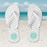 Grijs en Aqua Chevron Monogram Teenslippers<br><div class="desc">Aangepast gedrukte flip flop sandalen met een stijlvol modern chevron-patroon en uw aangepaste monogram of andere tekst in een cirkelvormig lijst. Klik aanpassen het om tekstdoopvonten en kleuren te veranderen of uw eigen afbeeldingen toe te voegen om unieke één van een soortontwerp te creëer!</div>