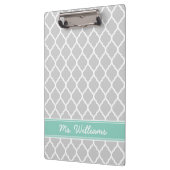 Grijs en Aqua Quatrefoil Aangepast monogram Klembord (Links)