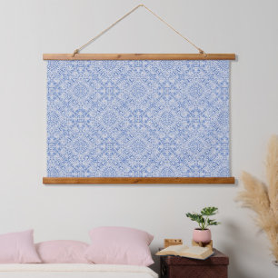 Grijs en blauw opengewerkt kantpatroon vintage hangend wandkleed