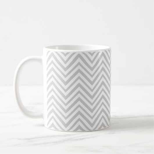 Grijs en Blush Chevron Pattern Monogram Mok (Links)