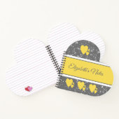 Grijs en geel met een naam en liefdesharten notitieboek (Binnen)