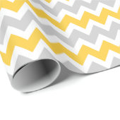 Grijs en Geel Zigzag Chevron Stripes Cadeaupapier (Rol Hoek)