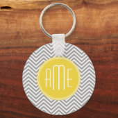 Grijs en Gele Chevrons Aangepast monogram Sleutelhanger (Voorkant)