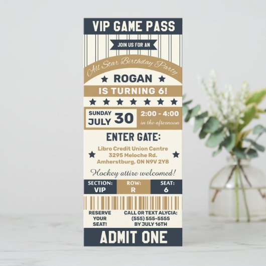 Grijs- en goudsport Gedekte Ticket Birthday Party Kaart (Staand voorkant)