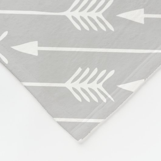 Grijs en Lavendel Monogrammed Pijlen Patroon Fleece Deken (Hoek)