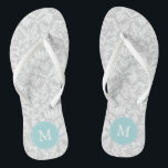 Grijs en lichtblauw Damaskpatroon Monogrammed Teenslippers<br><div class="desc">Vun en trendy geometrisch patroon en monogram ontwerp. Ideaal voor bruiden,  bruidsmeisjes,  bruidsfeesten,  verjaardagen,  zomergeschenken,  enz.</div>