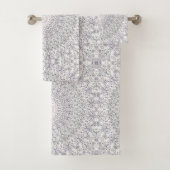Grijs en Lila Mandala Patroon Bad Handdoek (Insitu)