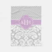 Grijs en Paarse Damast Polka Dots Monogram Fleece Deken (Voorkant)