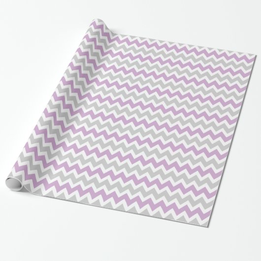 Grijs en Paarse Zigzag Chevron Stripes Cadeaupapier (Uitgerold)