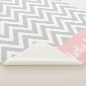 Grijs en Roze Chevron Baby Naam Monogrammed Sherpa Deken (3/4)
