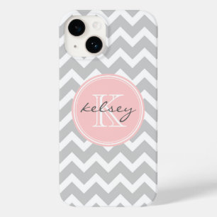 Grijs en Roze Chevron Custom Monogram Case-Mate iPhone 14 Hoesje