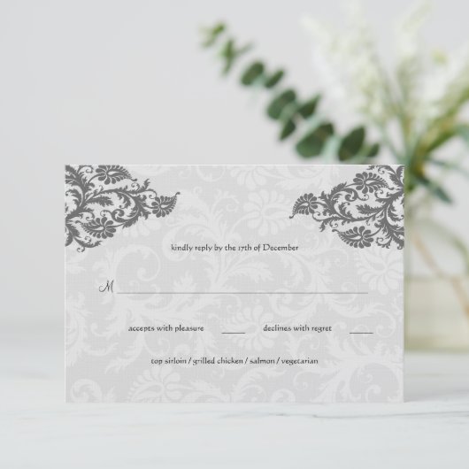 Grijs en RSVP-Briefkaart met rode Damask Swirl RSVP Kaartje (Staand voorkant)
