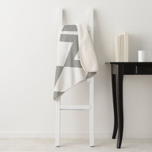 Grijs en Wit Abstract Modern Chevron Diamonds Sherpa Deken (In situ)